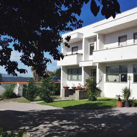 Cozy Holiday In With Balcony Casa vacanze *